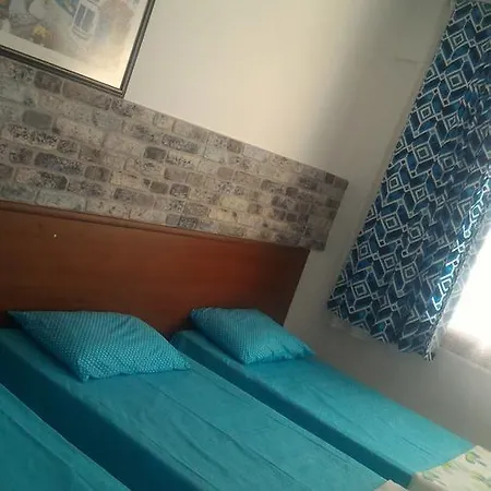 Ada Motel *